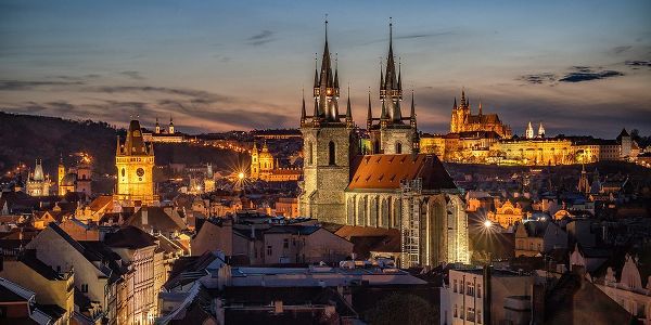 Jaynes Gallery 아티스트의 Europe-Czech Republic-Prague-Panoramic overview of city at sunset작품입니다.